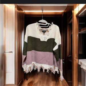 Elegant V-Neck Frayed Sweater with Fringe Details, XL